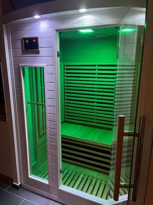 Appartement Glamour Tout Equipe Avec Balneo Et Sauna Nancy Buitenkant foto